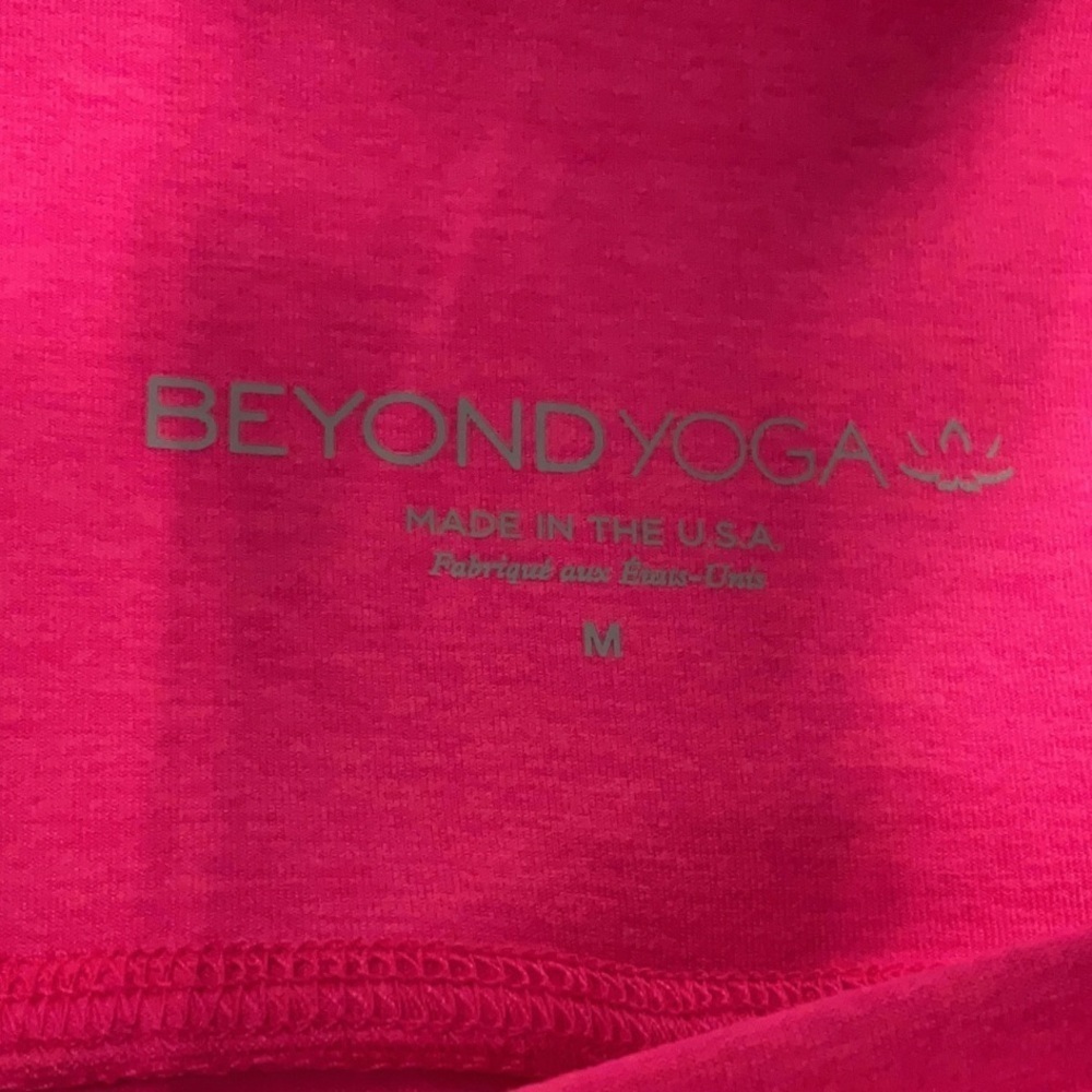 BEYOND YOGA Size Medium
Pink heathered Spacedye coloring
Wide waistband - Picture 4 of 4
